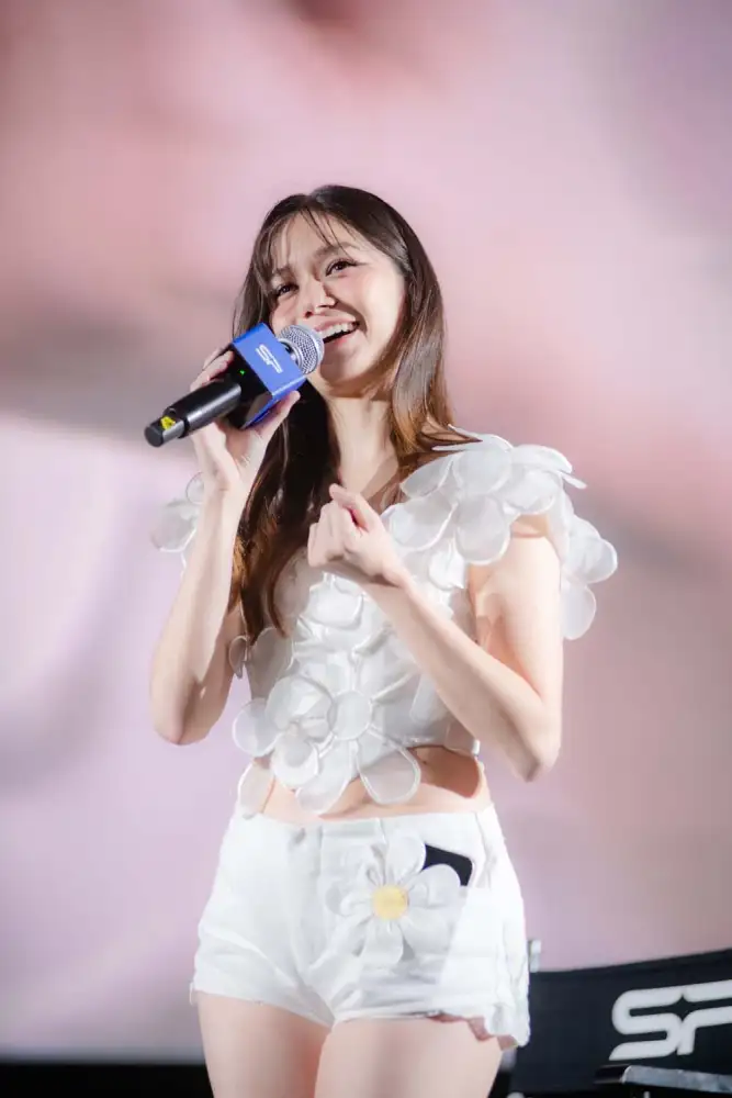ย้อนฟีลความทรงจำกับ 'วิโอเลต วอเทียร์' ในจอกับ YOU BETTER LOVE ME ก่อนเจอกัน ในคอนเสิร์ตเดี่ยวครั้งที่ 2 VIOLETTE WAUTIER SO VERY DRAMATIC