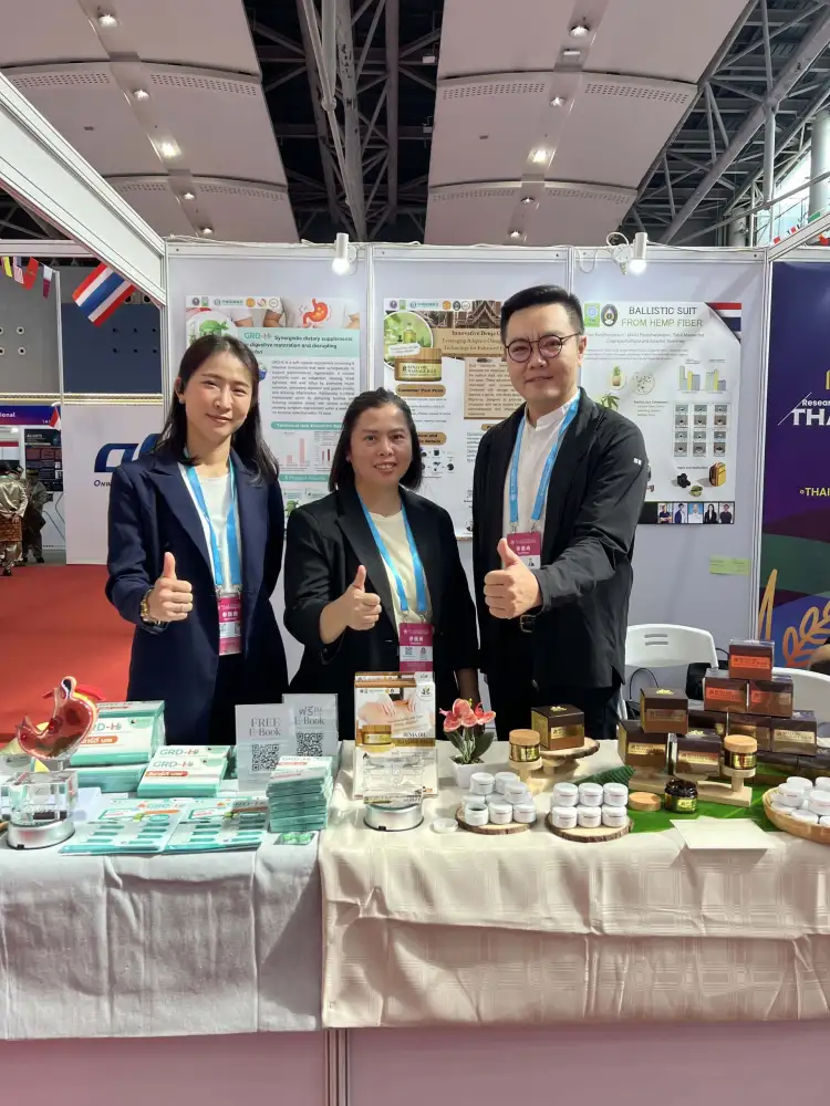 อาหารเสริมไทยสร้างความภาคภูมิใจให้ไทยด้วยการคว้า 2 รางวัลนานาชาติงาน IEI 2025 และรางวัลพิเศษ Special Prize จาก วช. ณ China Import and Export Fair Complex นครกวางโจว สาธารณรัฐประชาชนจีน