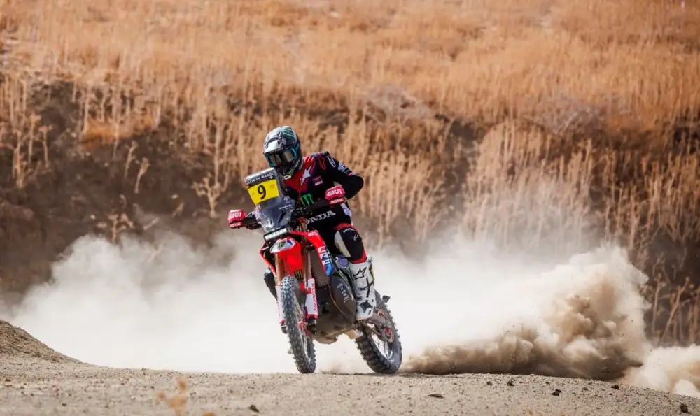 Honda CRF450 RALLY แข็งแกร่งเหนือชั้น