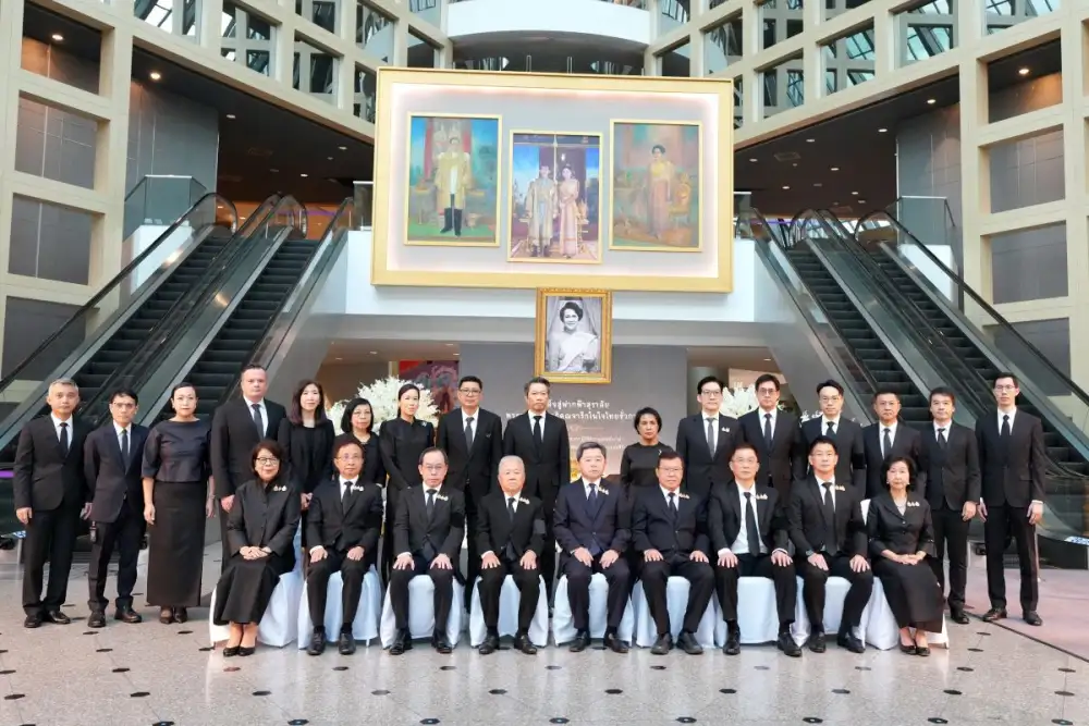 กลุ่มเอสซีบีเอกซ์จัดพิธีแสดงความอาลัยและตักบาตรถวายพระราชกุศลสัตตมวาร แด่สมเด็จพระบรมราชชนนีพันปีหลวง