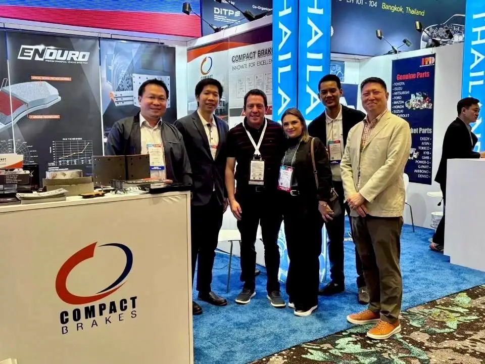 คอมแพ็คเบรกบุกตลาดอเมริกา โชว์นวัตกรรมผ้าเบรกที่งาน AAPEX 2025