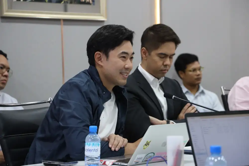 ปชป.คึกคัก!! คนรุ่นใหม่-โปรไฟล์ดีแห่สมัครชิงเก้าอี้ สส.ล้นหลาม ยอดทะลุ 300 คน