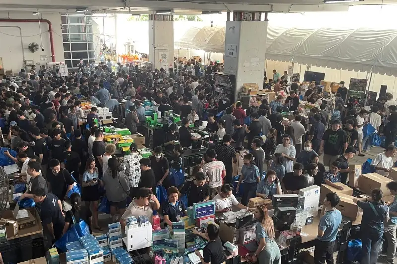 Synnex Big Bang Sale 2025 คึกคัก นักช้อปแน่นงาน พร้อมร่วมรักษ์โลก ส่งมอบ E-Waste ผ่านโครงการ 'ทิ้งให้ถูกที่ Trusted by Synnex E-Waste'