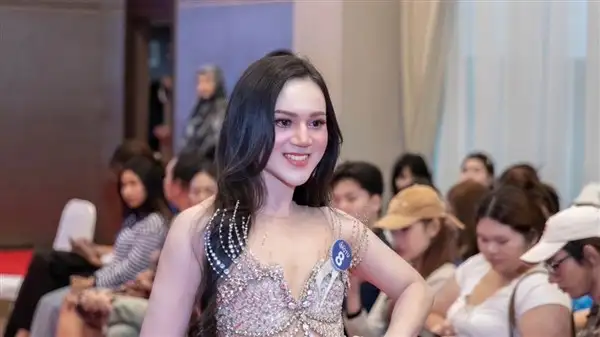นักศึกษาวิทยาลัยดุสิตธานีคว้าสายสะพายรอง 2 Miss Queen Tourism University 2025