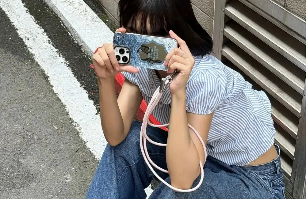 ที่ห้อยโทรศัพท์ ไอเทมสุดฮิตสำหรับสายแฟ ที่มีประโยชน์มากกว่าที่คิด