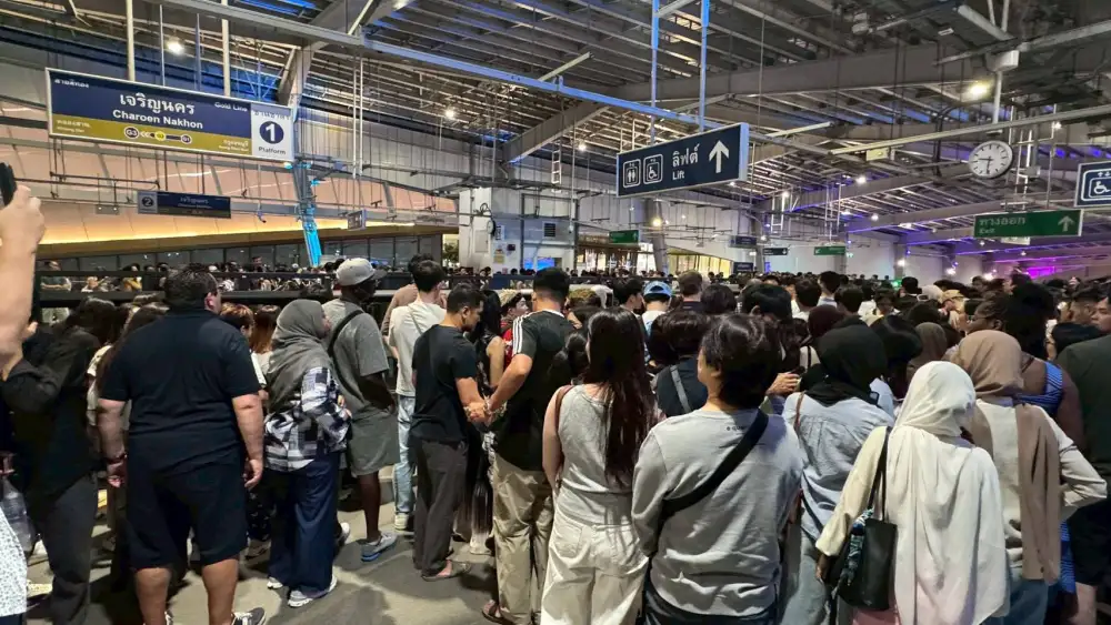 ยอดเดินทางระบบรางวันส่งท้ายปี 1.42 ล้านคน สายสีทองพุ่งทุบสถิติรับเคานต์ดาวน์