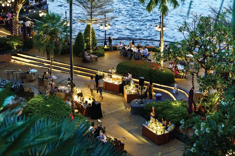 อิ่มอร่อยสุดคุ้มไปกับหลากหลายซุ้มอาหารรสเด็ดจากร้านดัง กับ