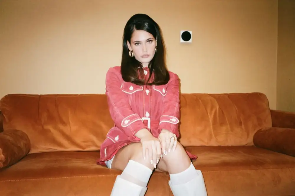 SIENNA SPIRO ศิลปินคลื่นลูกใหม่เสียงทรงพลังวัย 20 ปีจากอังกฤษ พา