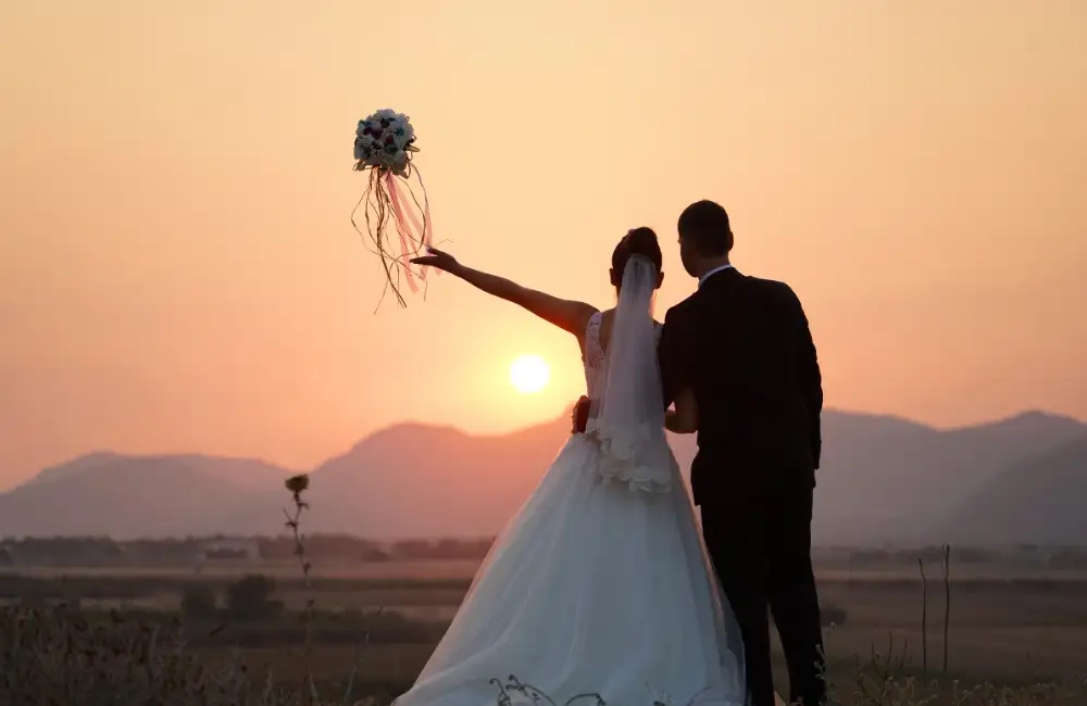 สถานที่จัดงานแต่งงานแบบ Indoor vs Outdoor ข้อดี-ข้อเสียที่บ่าวสาวต้องรู้ก่อนจอง