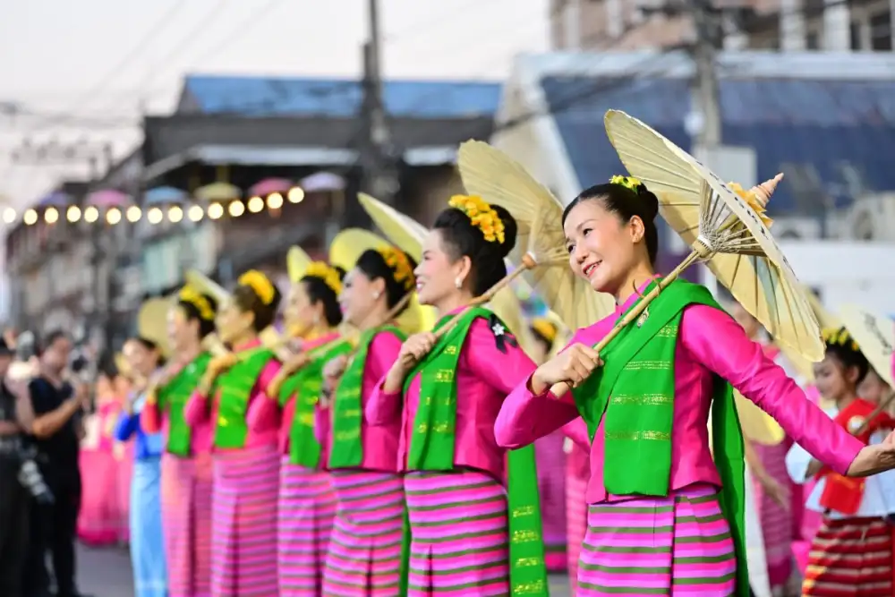 เปิดฉากยิ่งใหญ่ 