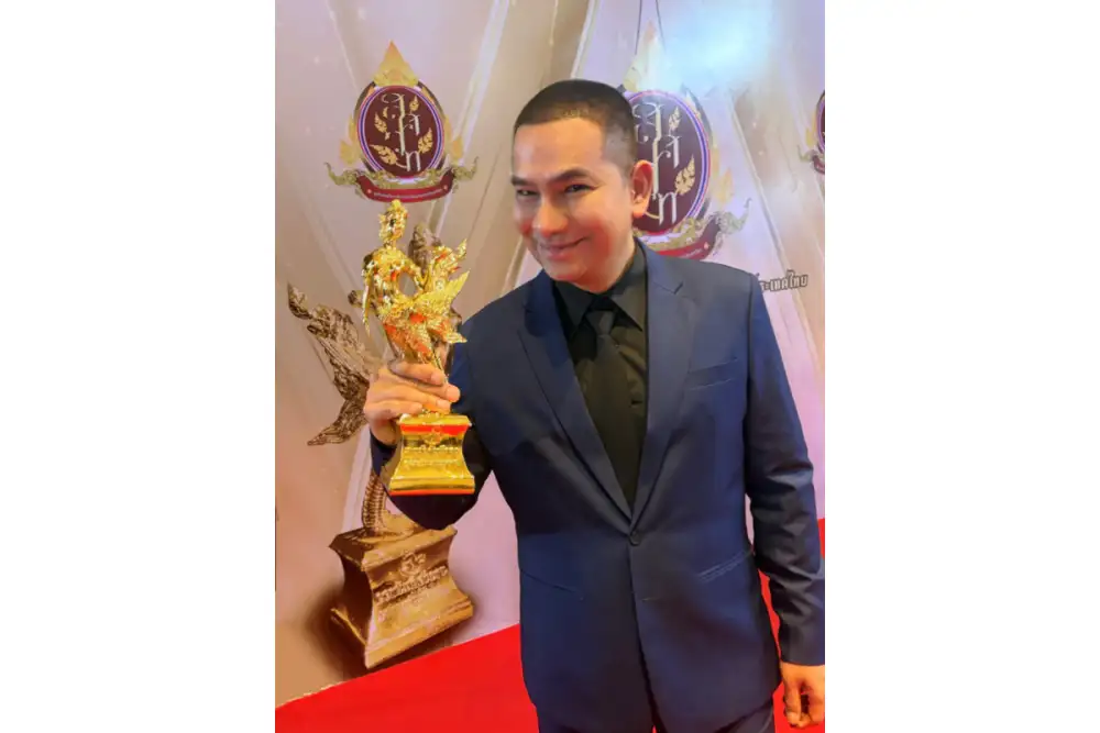 วศิน วรรณพฤกษ์ คว้ารางวัล 