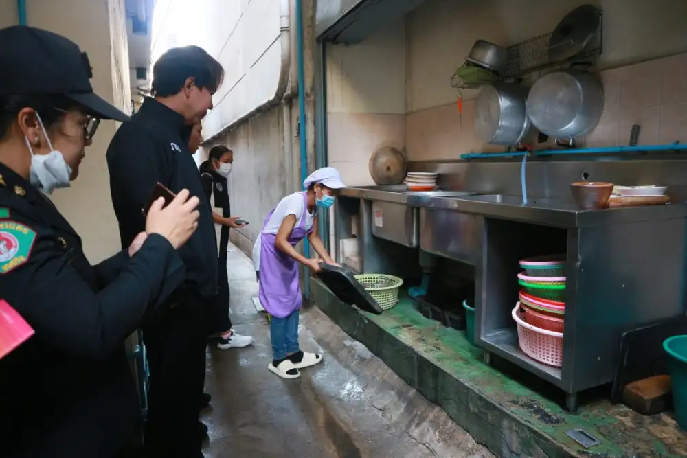 เขตปทุมวันกวดขัน-ประชาสัมพันธ์การติดตั้งถังดักไขมันของร้านจำหน่ายอาหาร