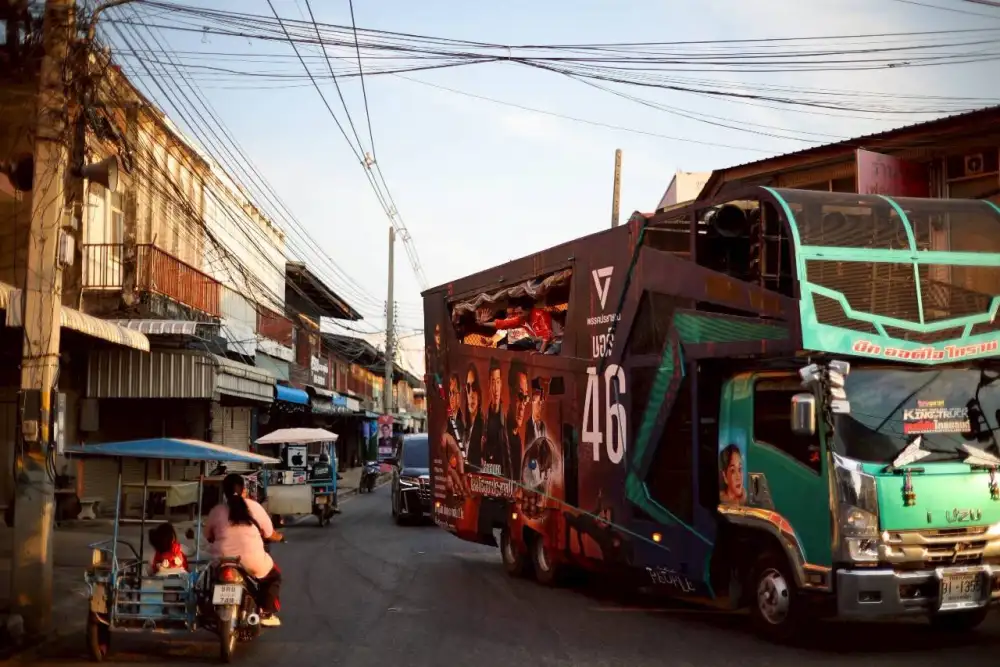 เลือกตั้ง'69: พรรคส้ม ปล่อยคาราวาน 8 สายบุก 77 จังหวัด ปลุกกระแส 