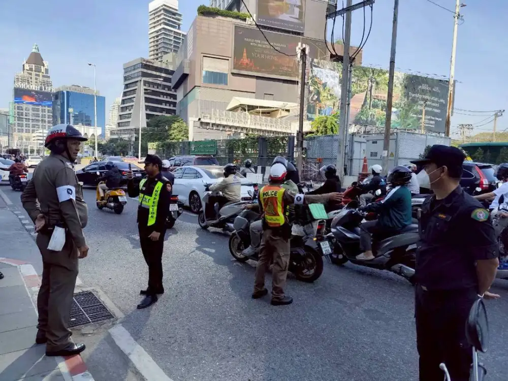 เขตสาทรบูรณาการจัดระเบียบจักรยานยนต์รับจ้างสาธารณะ บริเวณสถานีรถไฟฟ้า MRT ลุมพินี