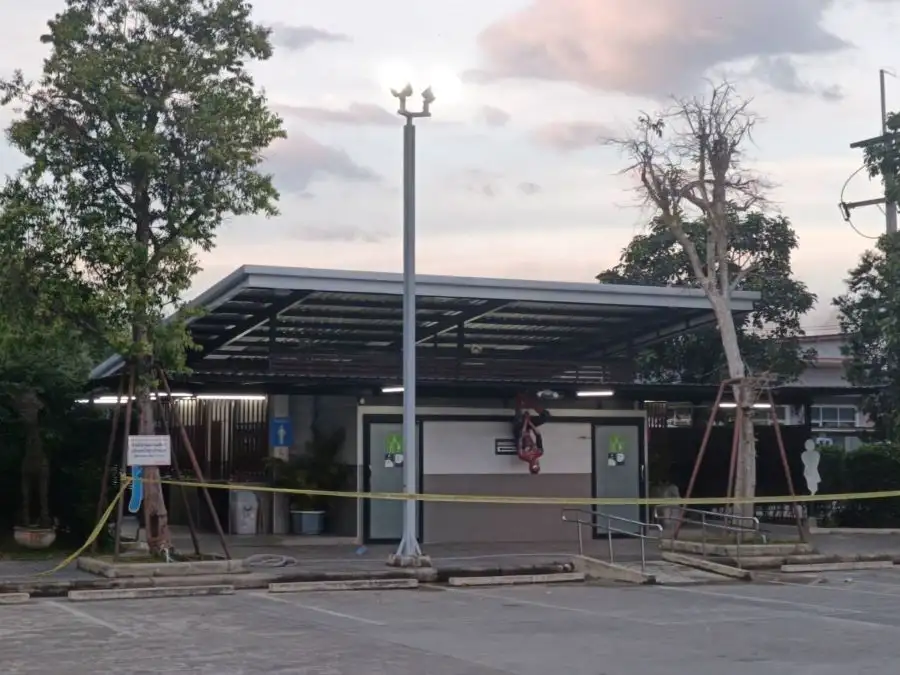 นราธิวาสป่วน!! คนร้ายลอบวางระเบิดในปั้มน้ำมัน บาดเจ็บ 3 คน รวบผู้ต้องสงสัยทันควันหลักฐานมัดตัวชัด