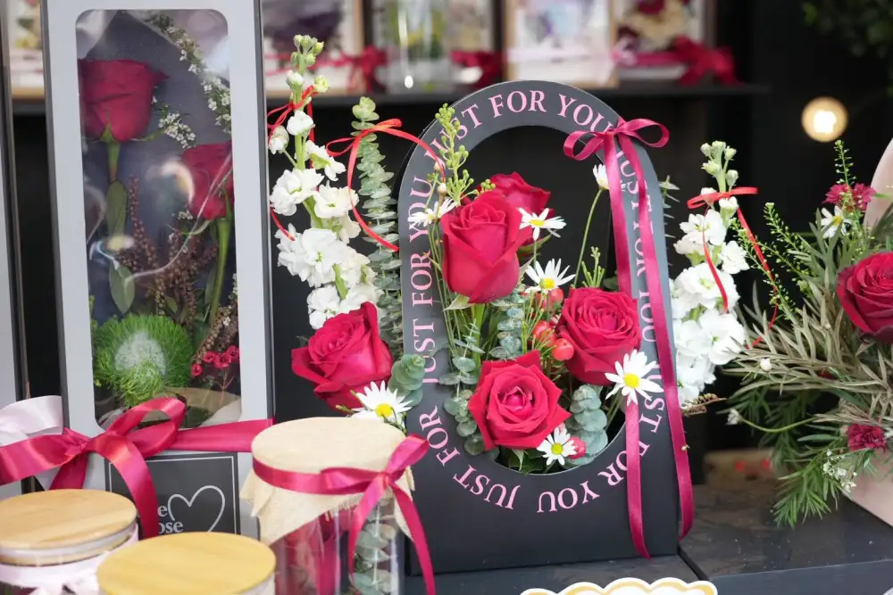 พาณิชย์เช็คราคาดอกไม้รับวาเลนไทน์ปีนี้ไม่แพง!! บรรยากาศซื้อขายคึกคัก