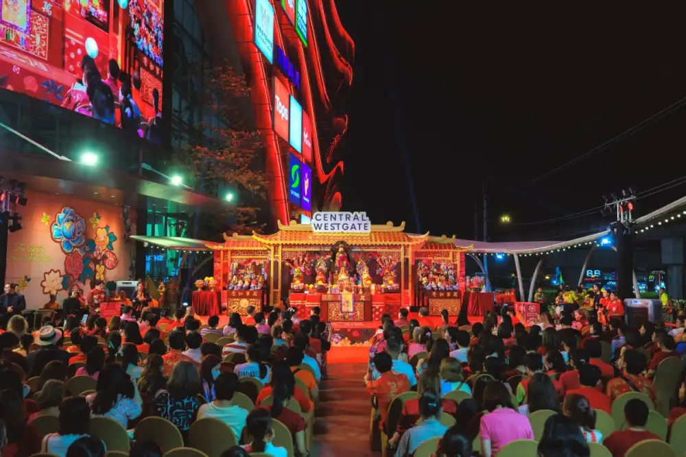 ยิ่งใหญ่รับตรุษจีนปีมะเมีย! 