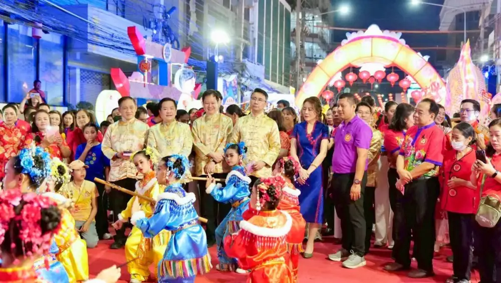 ตรุษจีนปากน้ำโพ 110 ปี สธ.ชู Food Truck มาตรฐาน SAN แยกขยะ ลดฝุ่น PM 2.5