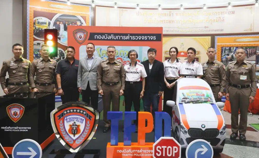 สมาคมธุรกิจเช่าซื้อรถจักรยานยนต์ไทย จับมือ ฮอนด้า-ยามาฮ่า เดินหน้าสร้างวินัยจราจร มอบหมวกนิรภัย 1,050 ใบ ในโครงการ 