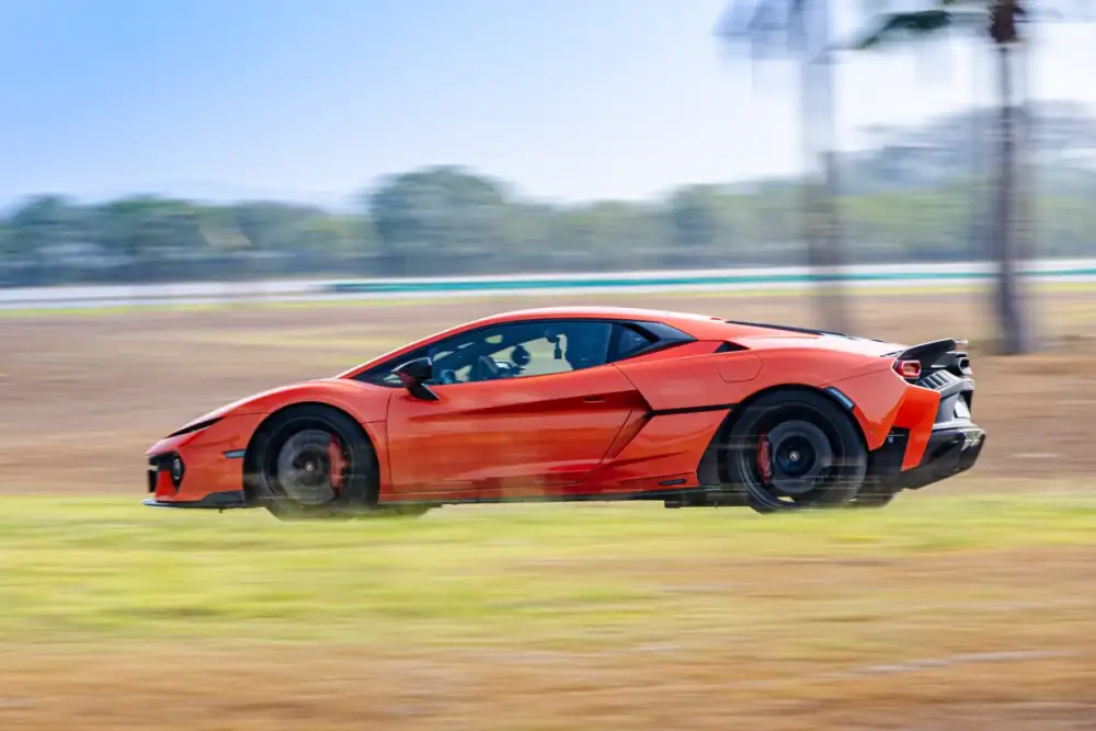 Bridgestone and Automobili Lamborghini Strengthen Their Partnership, Offering an Exclusive Driving Experience for 
