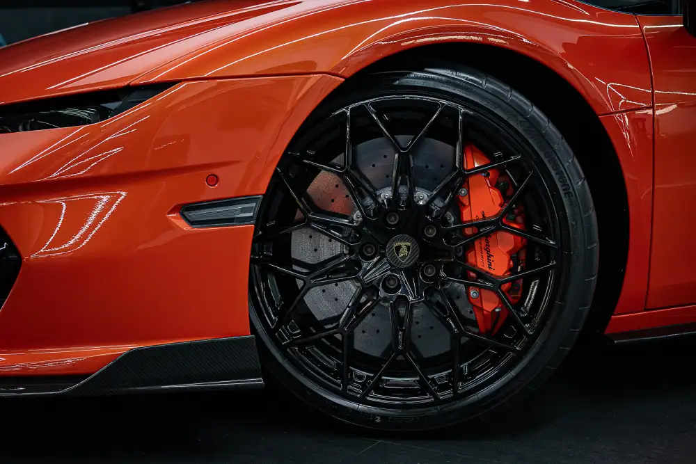Bridgestone and Automobili Lamborghini Strengthen Their Partnership, Offering an Exclusive Driving Experience for 