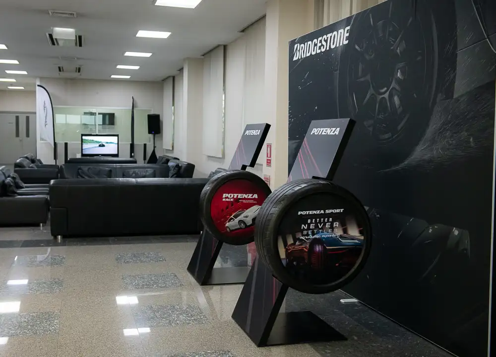 Bridgestone and Automobili Lamborghini Strengthen Their Partnership, Offering an Exclusive Driving Experience for 