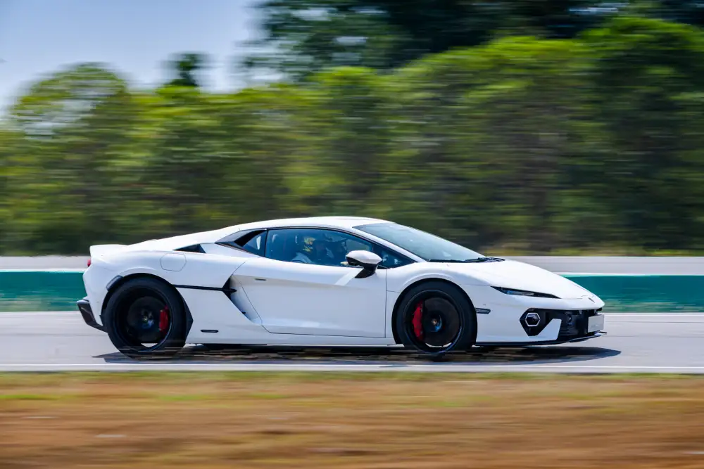 Bridgestone ตอกย้ำพันธมิตรระดับโลกกับ Automobili Lamborghini เปิดประสบการณ์ขับขี่เร้าใจสุดเอ็กซ์คลูซีฟให้ลูกค้า 