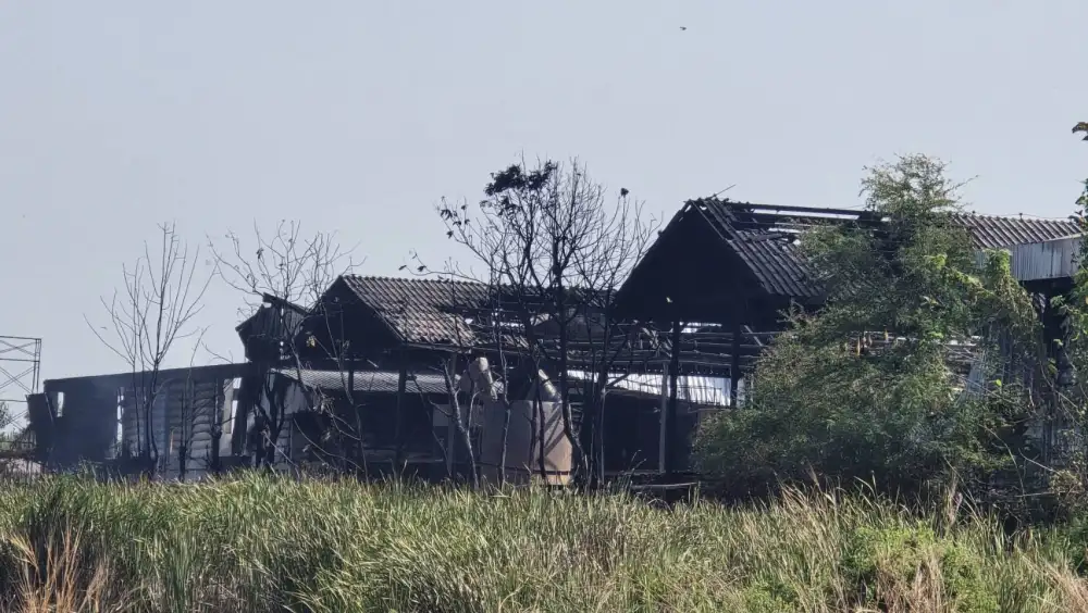 รมว.อุตฯสั่งหยุดรง.ทินเนอร์ฉะเชิงเทราหลังไฟไหม้โกดังสารเคมี เร่งสอบหาสาเหตุเชิงลึก