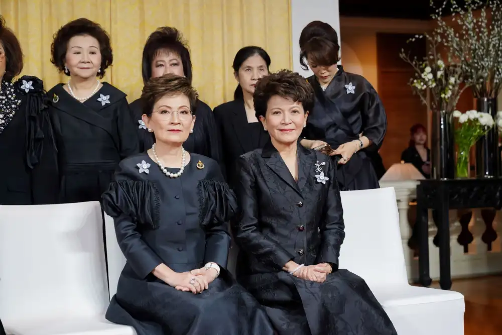 ดร.รัชนีพร พุคยาภรณ์ พุกกะมาน อธิการบดี ม.ศรีปทุม เข้ารับพระราชทานเข็มเกียรติคุณ 