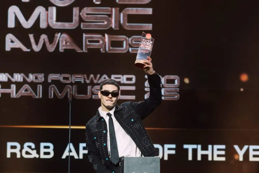 Tobii สุดปัง! รับรางวัล Best Soul / R&B Artist of the Year จากเวที TOTY MUSIC AWARDS 2025