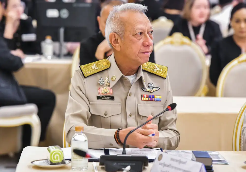 รัฐบาล คาดสถานการณ์ขาดแคลนน้ำมันดีขึ้น หลังทยอยนำเข้า-โรงกลั่นเพิ่มกำลังผลิต-ใช้ B20 สัปดาห์นี้