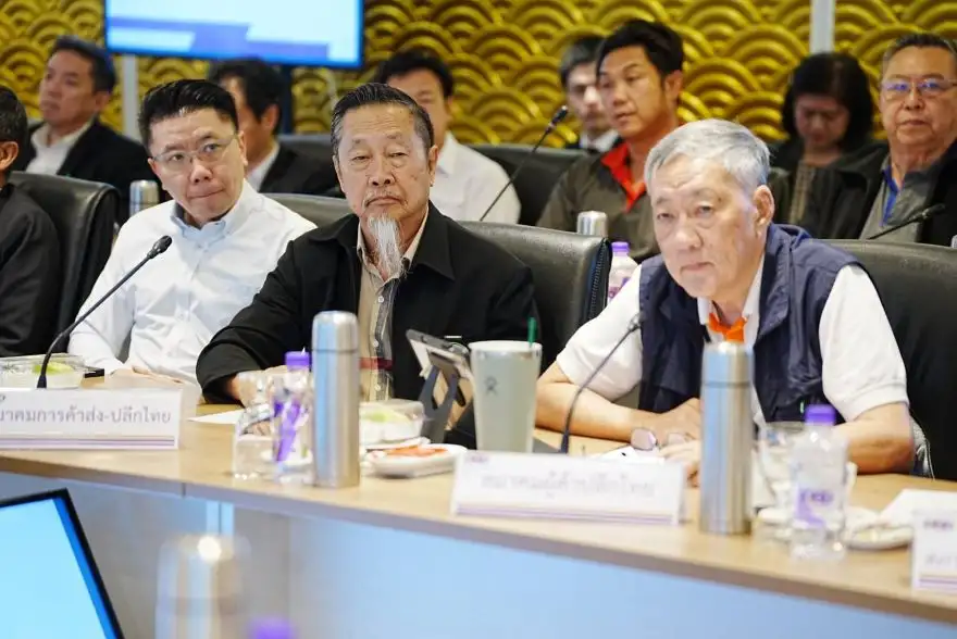 พาณิชย์ ถกบิ๊กค้าปลีก ขนทัพสินค้าราคาพิเศษร่วมโครงการ 