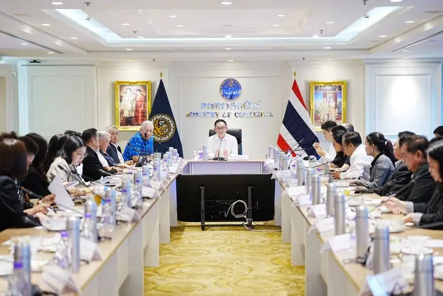 พาณิชย์ ถกบิ๊กค้าปลีก ขนทัพสินค้าราคาพิเศษร่วมโครงการ 