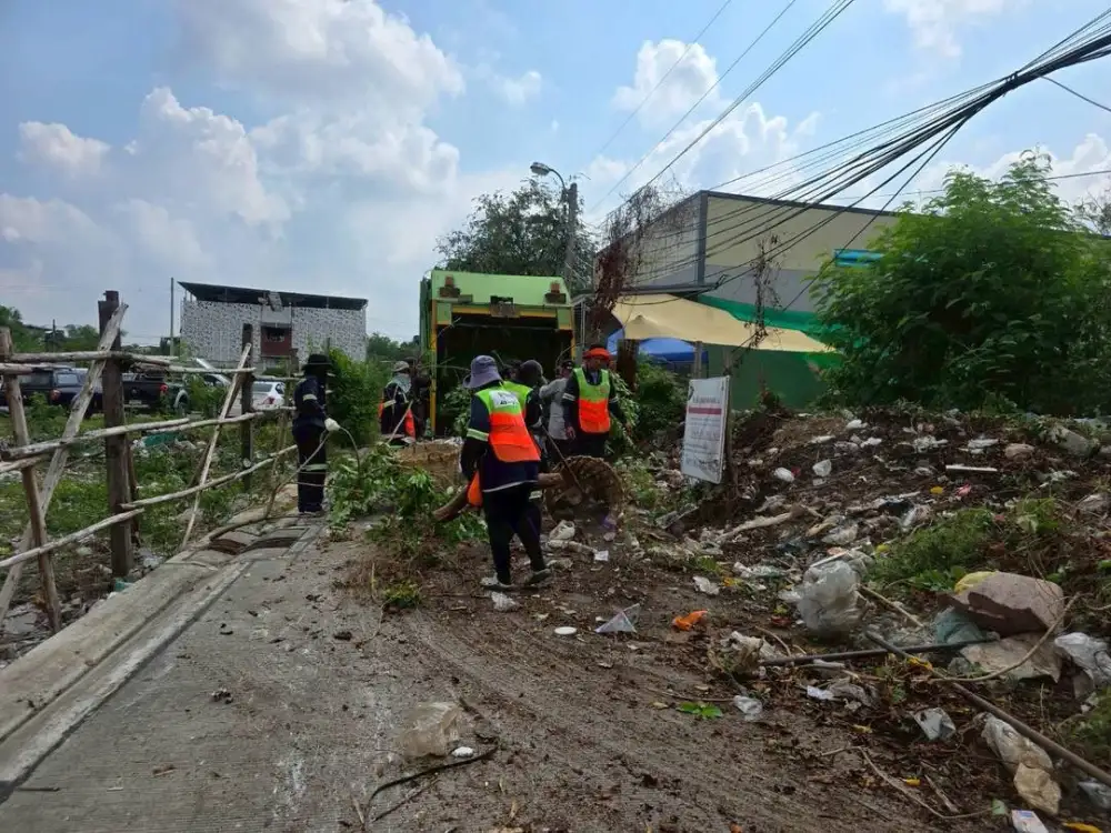 เขตทุ่งครุแก้ไขปัญหาลักลอบทิ้งขยะบริเวณ ซ.ประชาอุทิศ 61 แยก 2 เพื่อความสะอาดเป็นระเบียบเรียบร้อยของพื้นที่