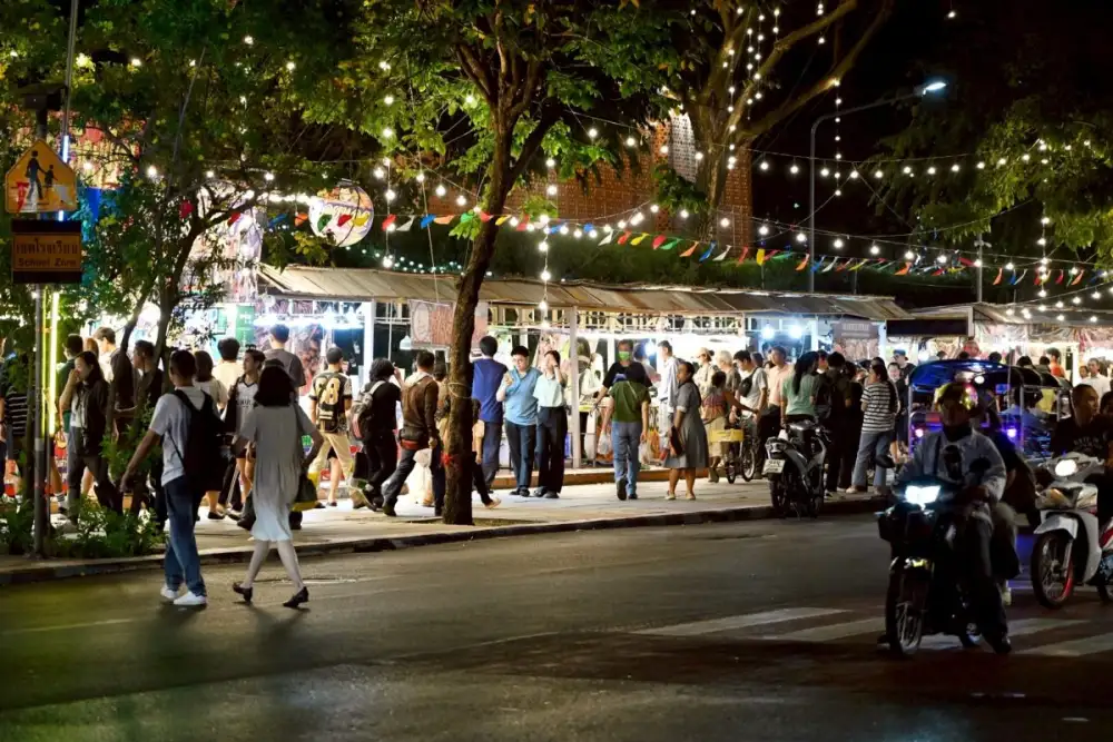 บรรทัดทองคัมแบค! จุฬาฯจับมือผู้เช่าจัดเทศกาลถนนคนเดินต่อเนื่องยาวถึงสงกรานต์