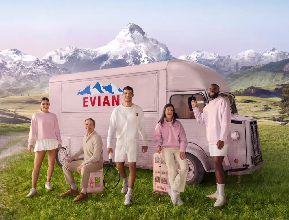 evian® จับมือ เจฟฟ์ คูนส์ ส่ง Balloon Dog บุกโต๊ะอาหารระดับพรีเมียมฉลองสองศตวรรษ