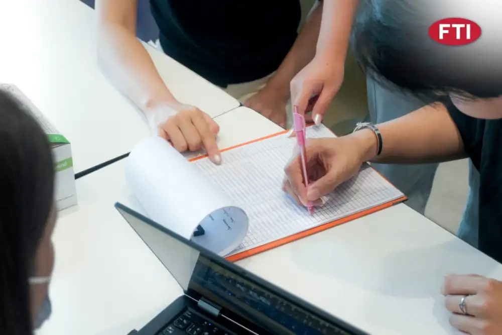 FTI เร่งเยียวยาผู้ประสบภัยเหตุเพลิงไหม้ เปิดจุดรับเรื่อง-ตรวจสุขภาพ-ดูแลสิ่งแวดล้อมครบวงจร