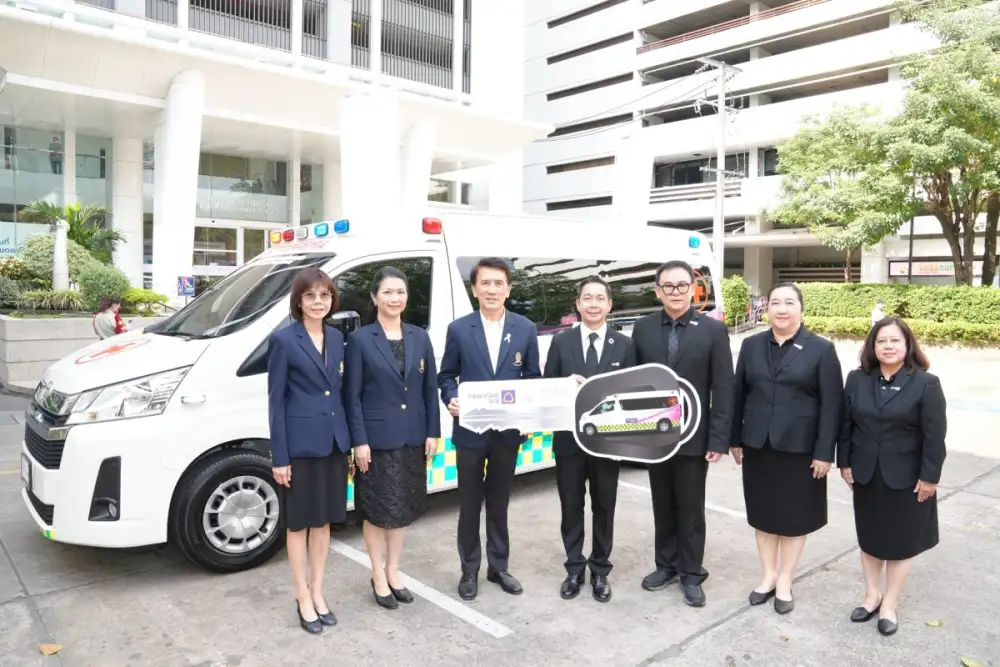กลุ่มเอสซีบีเอกซ์โดยธนาคารไทยพาณิชย์สนับสนุนภารกิจด้านการแพทย์และสาธารณสุขส่งมอบรถพยาบาลให้แก่คณะทันตแพทยศาสตร์ จุฬาลงกรณ์มหาวิทยาลัย