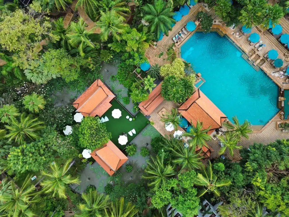 ชื่นฉ่ำต้อนรับ