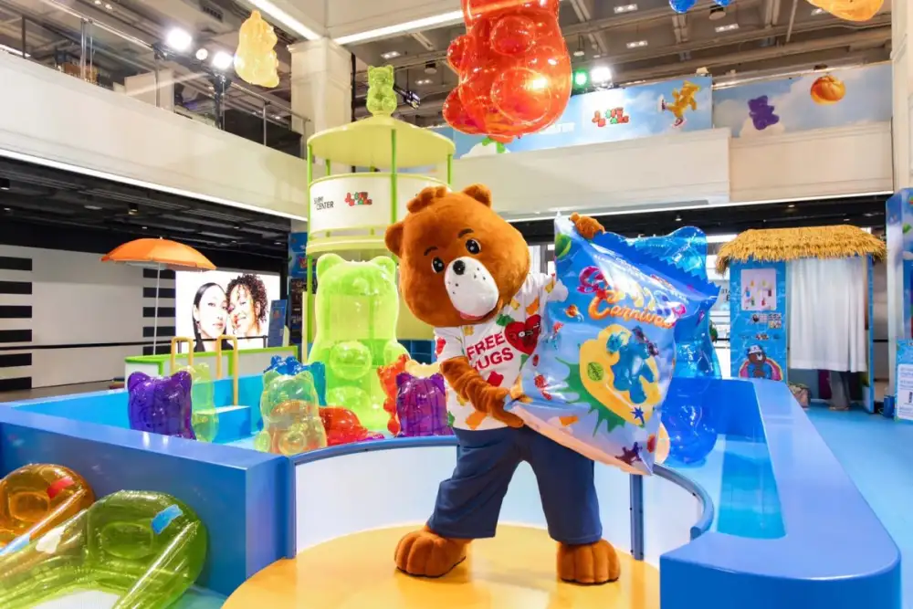 สยามเซ็นเตอร์ จับมือ Jolly Bears เยลลี่หมีของคนไทยทุกเจน เปิดปรากฏการณ์ SIAM CENTER x JOLLY BEARS: THE SUMMER CARNIVAL ท่องไปในโลกคาร์นิวัลสุดครีเอทีฟกลางเมือง