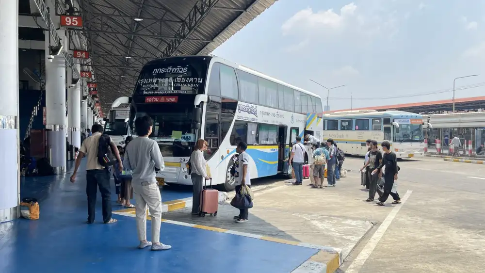 บขส. คาดสงกรานต์มีผู้โดยสาร 1.6-1.8 แสนคน/วัน ใช้งบกปถ.ตรึงค่าตั๋ว ก่อนปรับขึ้น 20 เม.ย.