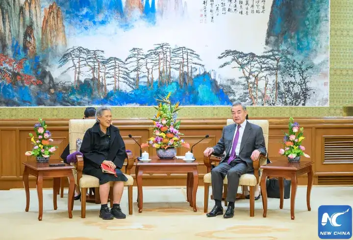 หวังอี้เข้าเฝ้าฯ กรมสมเด็จพระเทพฯ ณ กรุงปักกิ่ง