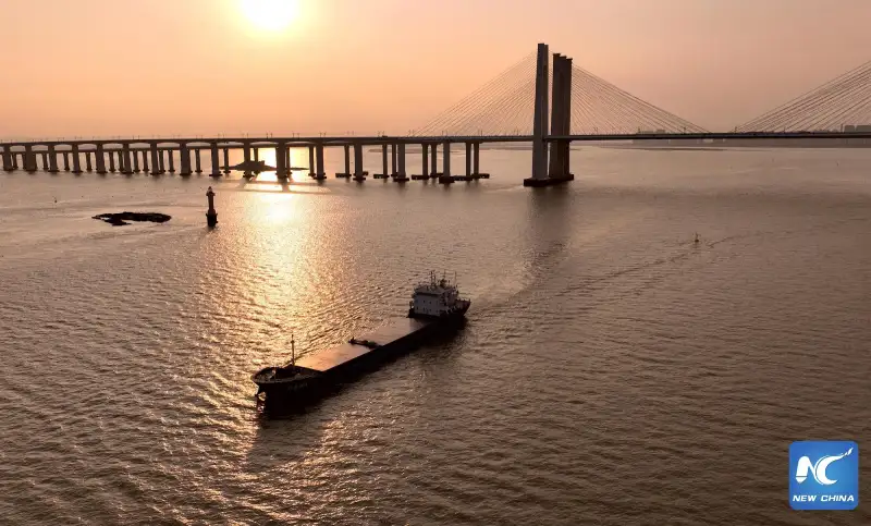 กองทัพจีนลั่นจะบดขยี้แนวคิด 