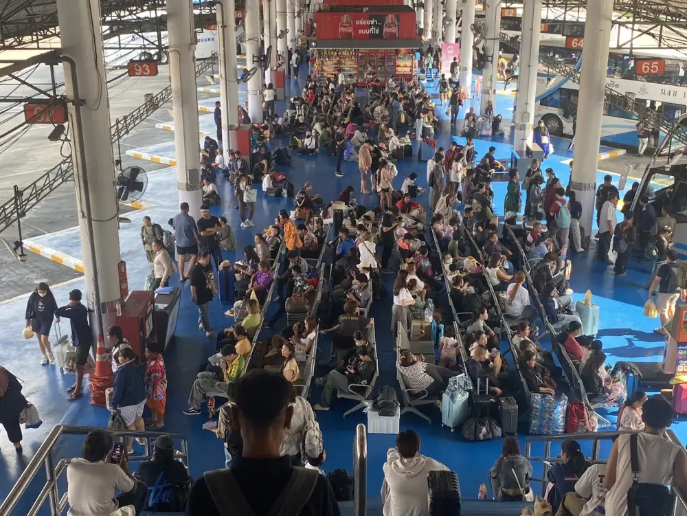 สงกรานต์คึกคัก!! บขส.เผยยอดผู้โดยสารเดินทางวานนี้กว่า 1.3 แสนคน