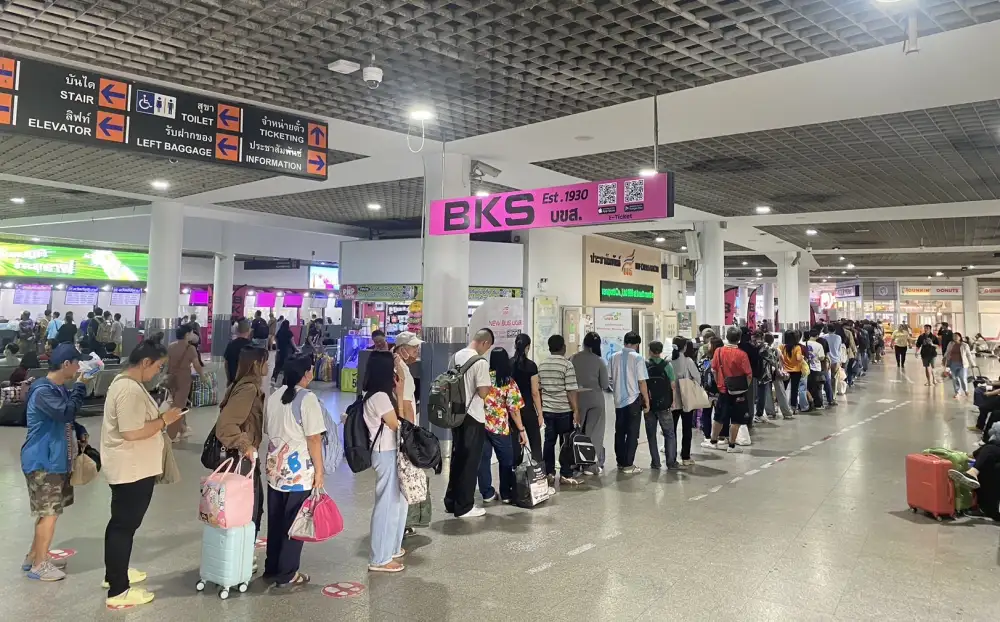 สงกรานต์คึกคัก!! บขส.เผยยอดผู้โดยสารเดินทางวานนี้กว่า 1.3 แสนคน