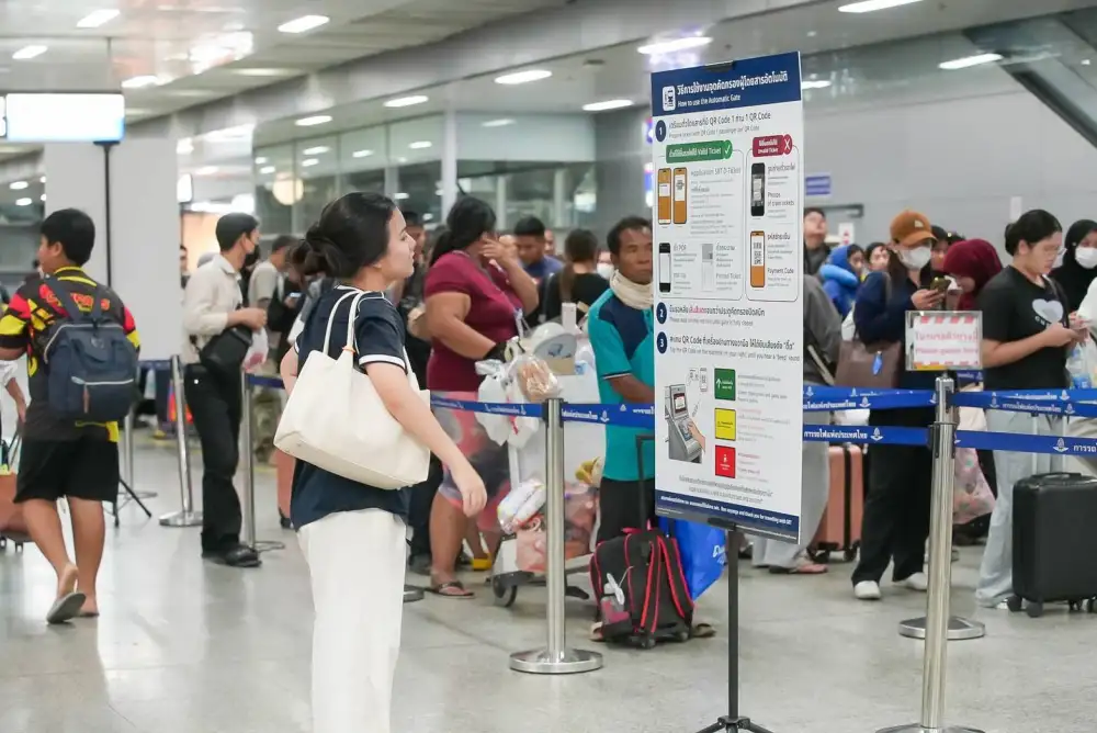 สงกรานต์คึกคัก! ยอดผู้โดยสารรถไฟกว่า 9.5 หมื่นคนวานนี้ สายใต้หนาแน่นสูงสุด