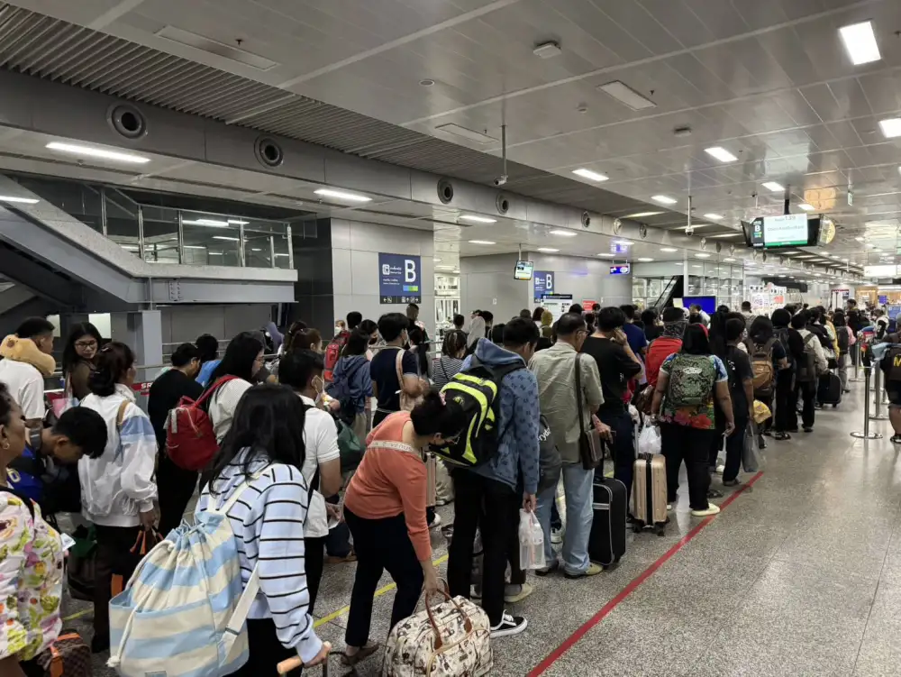 วันหยุดแรกสงกรานต์คนใช้ระบบรางกว่า 1 ล้านคน-เที่ยวต่ำคาด 12% ทั้งรฟท.-รถไฟฟ้าในเมือง