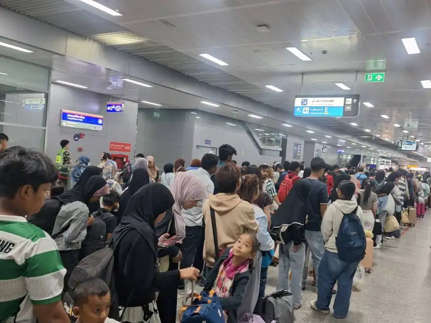 คนแห่ใช้รถไฟฟ้าร่วมงานสงกรานต์ ดันยอดใช้ขนส่งระบบรางพุ่ง 1.23 ล้านคน-เที่ยว