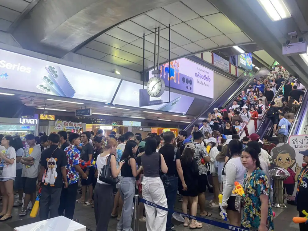 โหมดกลับกรุง! ยอดเดินทางระบบรางวันหยุดสุดท้ายสงกรานต์ ทะลักกว่า 1 ล้านคน-เที่ยว