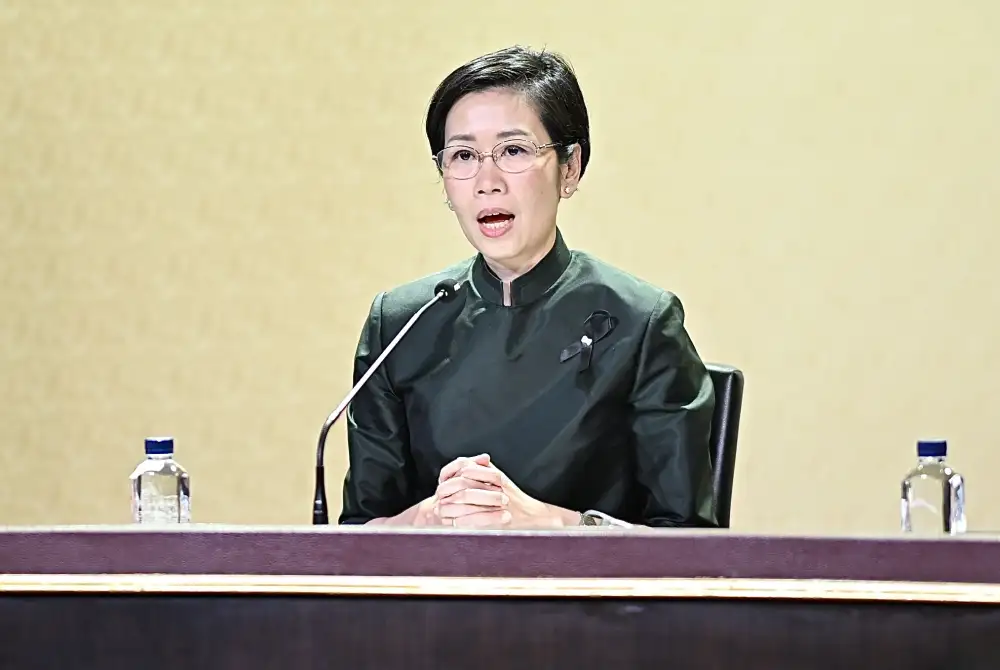 นายกฯ มอบ 